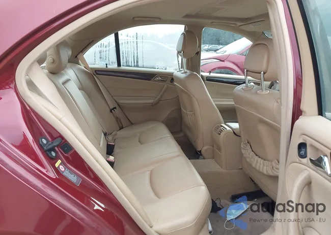 WDBRF61J44A638881: 44467168