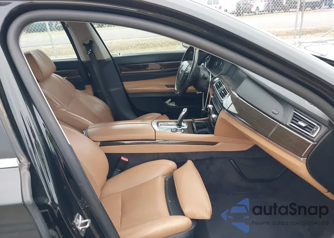 WBAKB4C54BC392609: 44466576