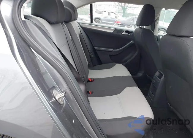 3VW2B7AJ0HM231733: 44466580