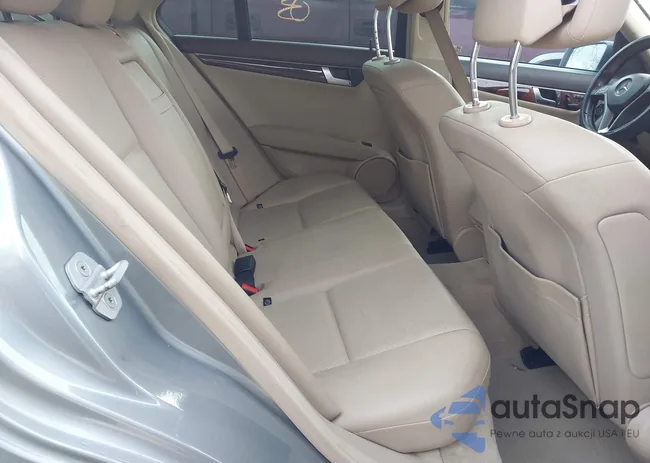 WDDGF8BB5CR226941: 44466604