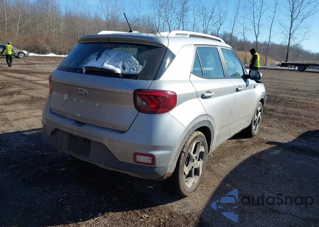 KMHRC8A32SU400915: 44467920