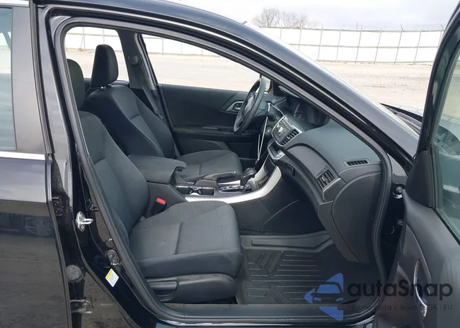 1HGCR2F35FA263024: 44467334