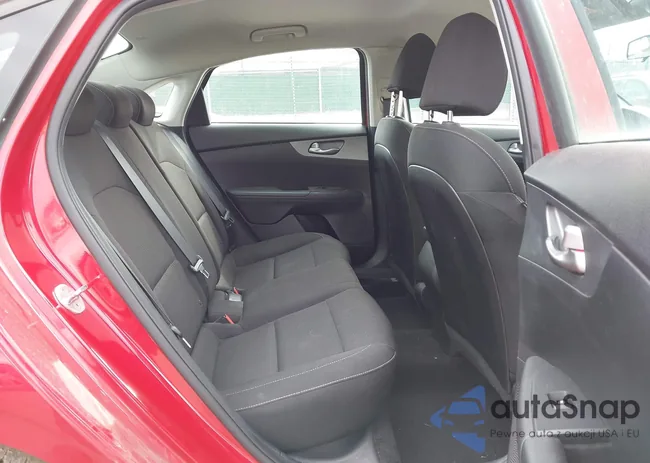 3KPF24AD4ME351729: 44467550