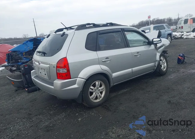 KM8JN72D28U896025: 44467600