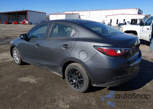 3MYDLBZV6GY100804: 44468898