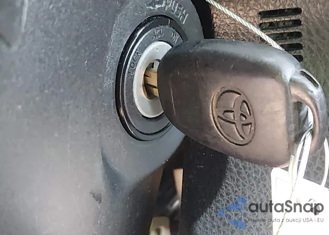 2T1BURHE5FC317613: 44468377