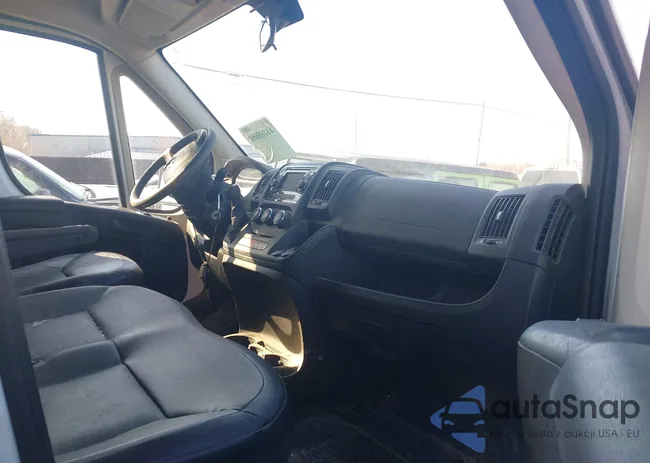 3C6TRVCG2EE114385: 44468600