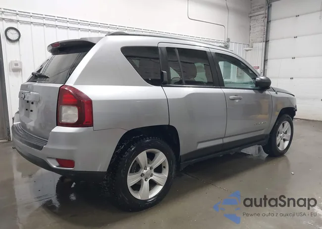 1C4NJDBB2GD757025: 44469796