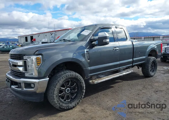 1FT7X2B66JEC80079: 44469821