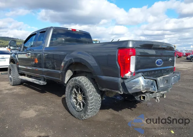 1FT7X2B66JEC80079: 44469821