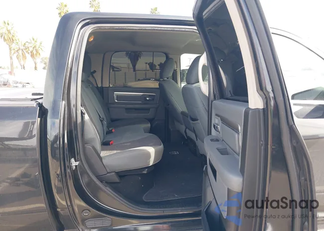 1C6RR6LT2KS548909: 44470073