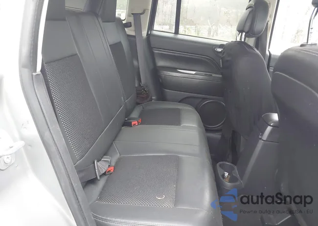 1C4NJDEB1GD756086: 44469372