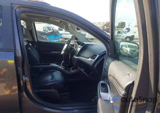 3C4PDCDG8ET151464: 44469525