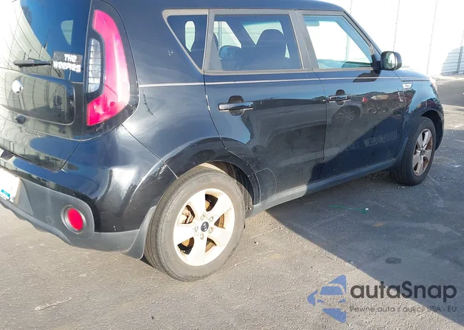 KNDJN2A28J7896820: 44469581