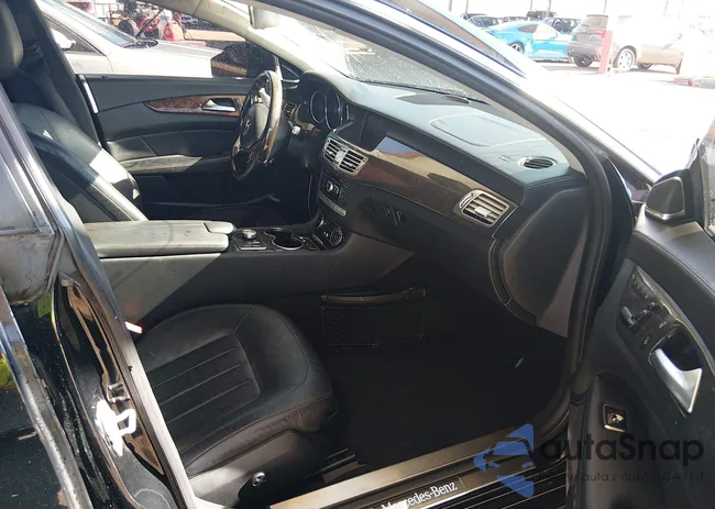 WDDLJ7DB9DA062209: 44469643