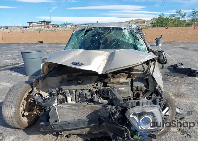 KNDJ33AU2L7108582: 44470749