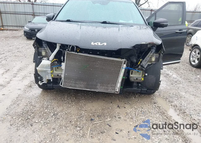 KNDNE5H32N6167726: 44470935