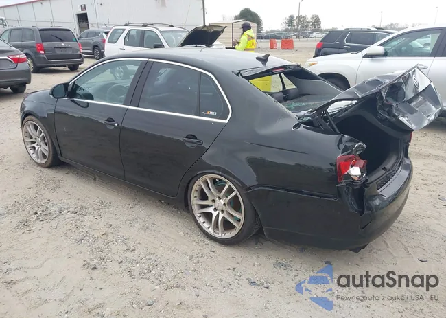 3VWRM71KX9M082895: 44471250