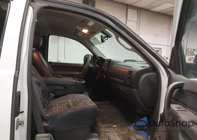 1GCVKSE21BZ331321: 44471256