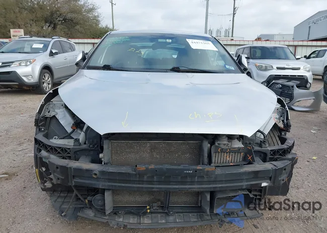 KMHTC6AE5HU313627: 44471265