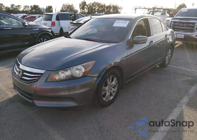 1HGCP2F4XCA011036: 44470645