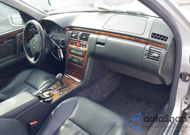 WDBJF70H2XA764551: 44471819