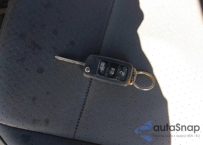 3VWF17AT2FM643428: 44471878