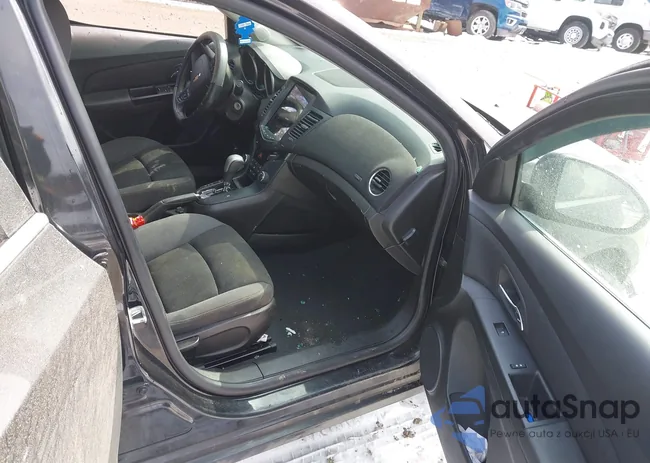 1G1PE5SB4G7225429: 44472000