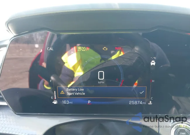 KL77LKE28RC205828: 44472167