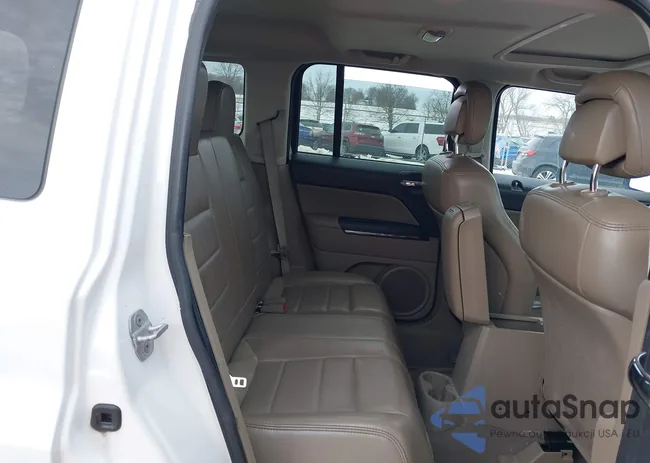 1J4NF4GB0BD108983: 44471617