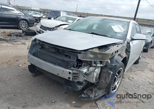 1G1ZC5E05AF244268: 44473229