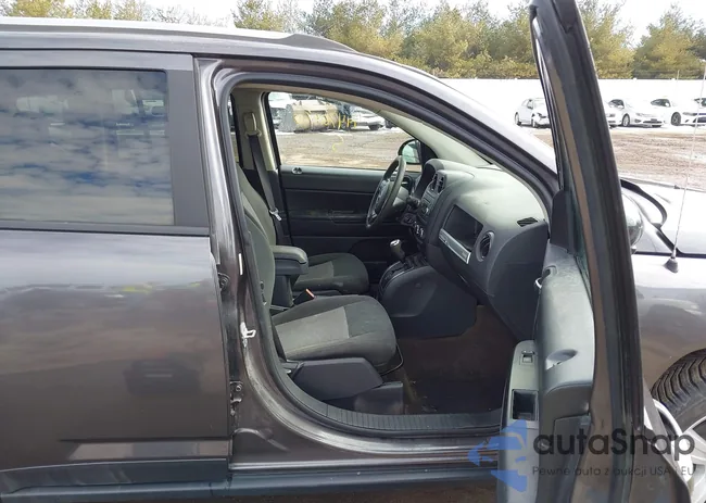 1C4NJDBB3HD143294: 44472550