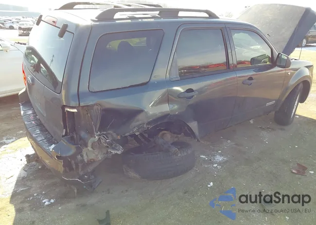 1FMCU031X8KB50358: 44472719