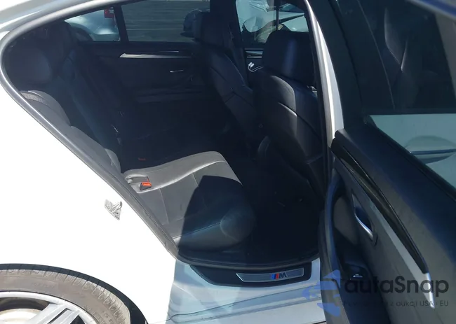 WBAFR7C54DC826657: 44473929