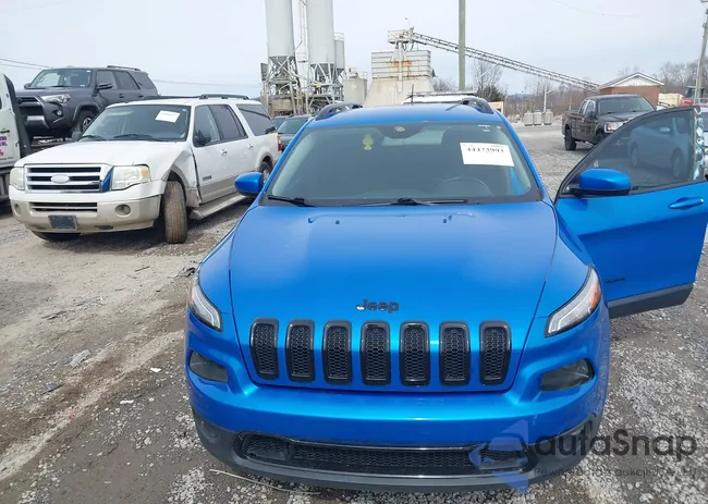 1C4PJLCB9JD556652: 44473993