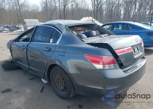 1HGCP2F38BA009582: 44474116