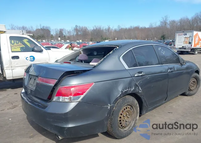 1HGCP2F38BA009582: 44474116