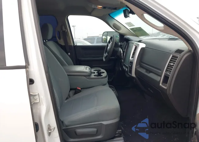 3C6UR5CL5JG416267: 44475109