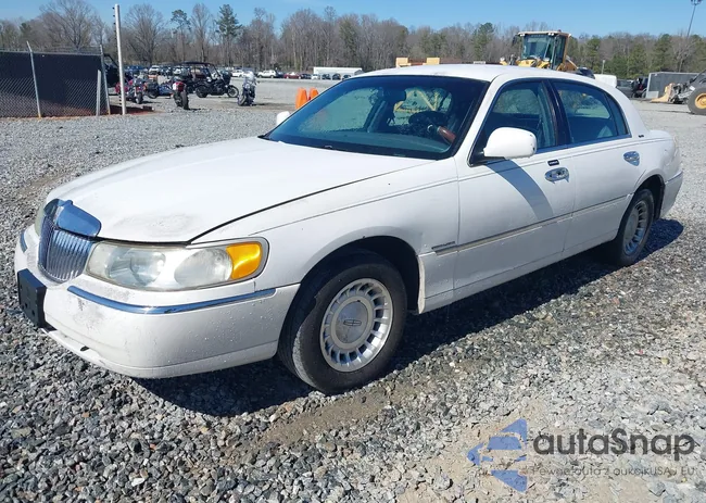 1LNHM82W0YY935910: 44475249