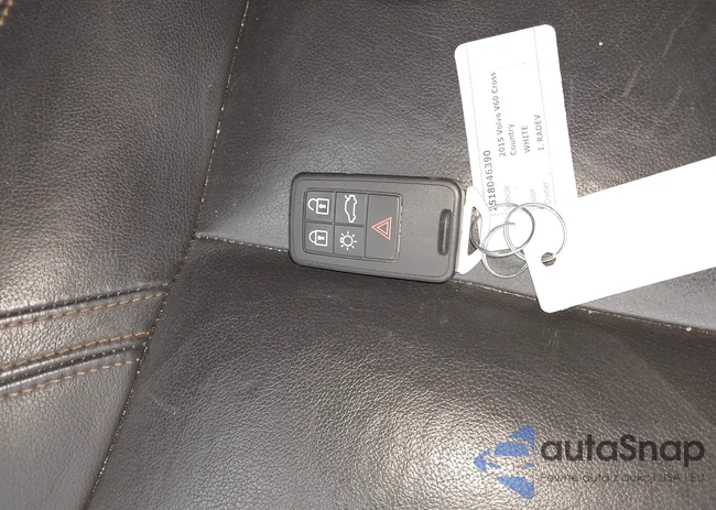 YV4612HM4F1000030: 44474439