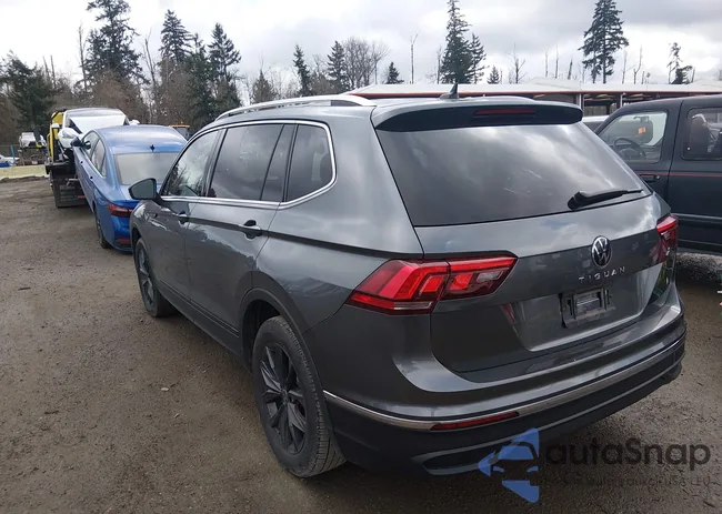 3VV3B7AX0RM137432: 44474521