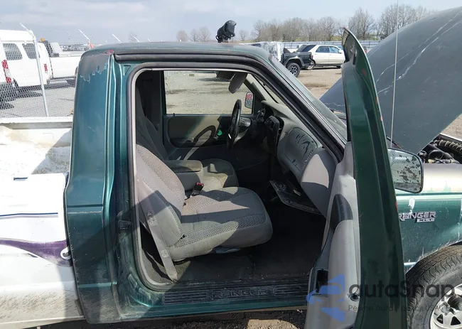 1FTYR10V1XPC09520: 44474574