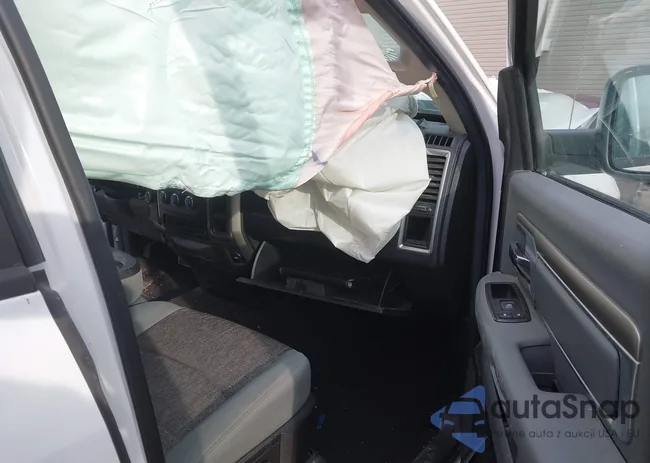 1C6RR7GT8DS695755: 44475733