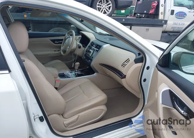 1N4AL3AP6DN575212: 44475447