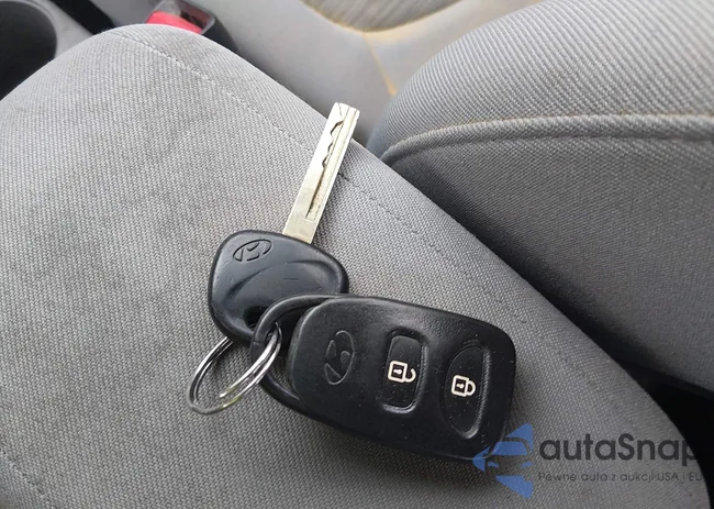 KMHCT4AE8HU372952: 44475479