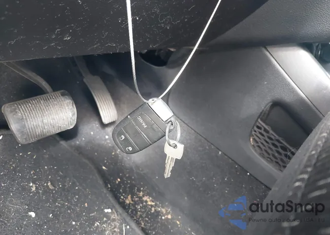 3C4PDCBG9HT572620: 44476745