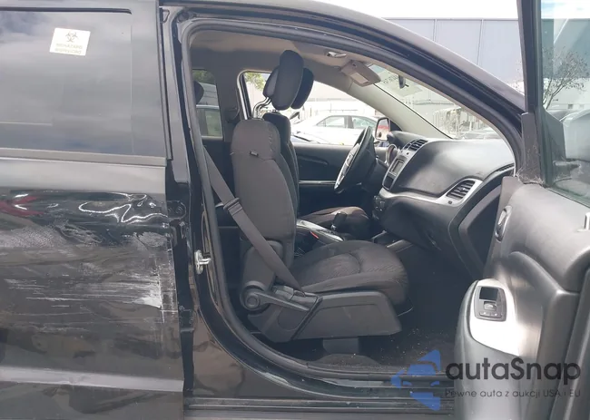 3C4PDCBG9HT572620: 44476745