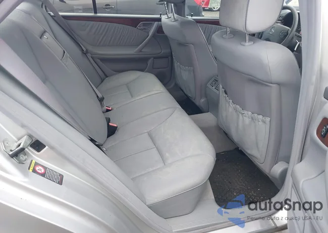 WDBJF82J6YX031410: 44476748