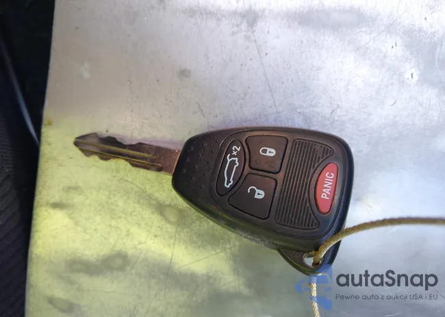 1C3CCBAB2EN211585: 44476904