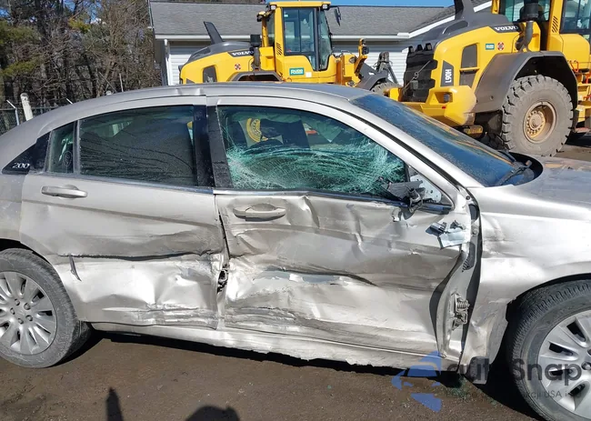 1C3CCBAB2EN211585: 44476904